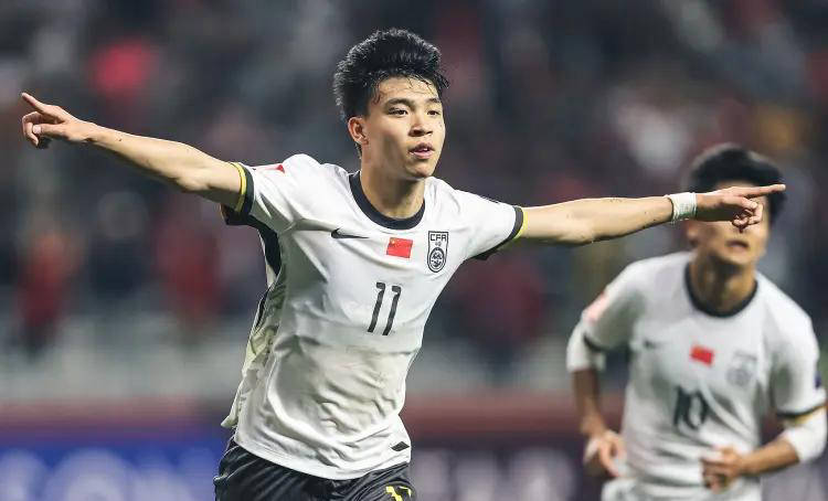 冲击德甲？王钰栋获门兴关注，能否走出成功留洋的全新路径